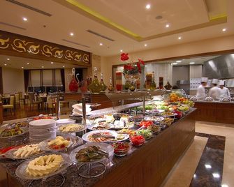 Dedeman Konya Hotel Convention Center - Konya - Prasmanan