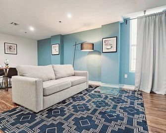 The Lofts on Clematis 504 Downtown West Palm Beach - West Palm Beach - Living room