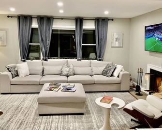 North Fork House for Rent - Mattituck - Sala de estar