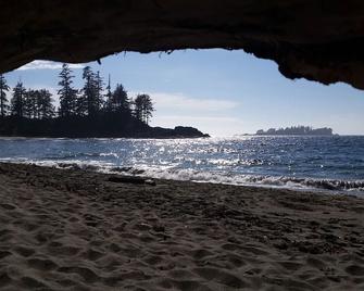 Retreat Cabin with Private Hot Tub - Ucluelet - Plage