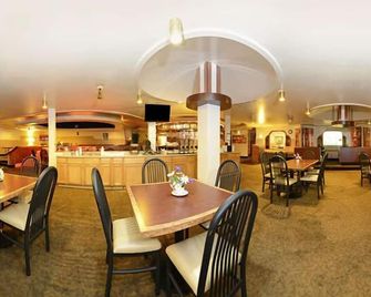 Howard Johnson by Wyndham Benton Harbor - Benton Harbor - Restaurace
