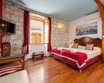Heritage Hotel Tragos - Trogir - Makuuhuone