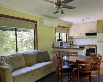 Azalea Cottage - Tumut River - Tumut - Restaurant