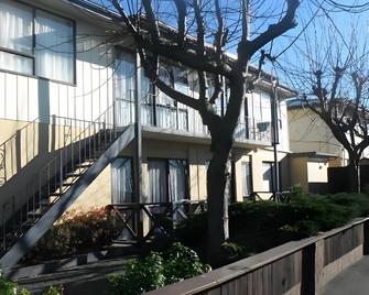 Avalon Motels - כרייסטצ'רץ' - בניין