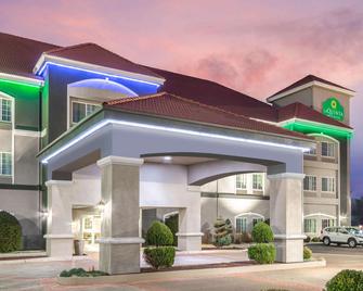 La Quinta Inn & Suites by Wyndham Tucumcari - Tucumcari - Rakennus