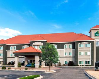 La Quinta Inn & Suites by Wyndham Tucumcari - Tucumcari - Building