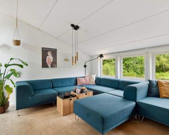 5 Star Holiday Home in Nexo - Nexo - Salon