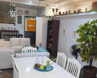 Crossroads Hostel Manila - Manila - Essbereich