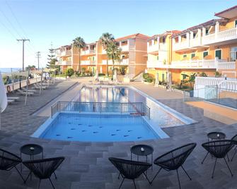 Matilda Hotel - Vasilikos - Bazén