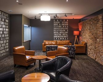 The Old Woolstore Apartment Hotel - Hobart - Lounge