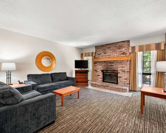 Best Western Stagecoach Inn - Pollock Pines - Living room