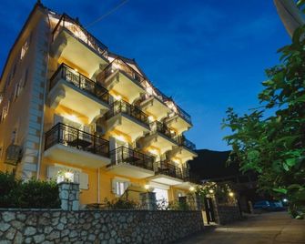 Stellatos House - Poros - Gebouw