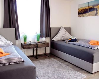 Zauberhaftes Gästehaus/Ferienwohnung Am Tiefenbach - Tiefenbach (Landshut) - Habitación