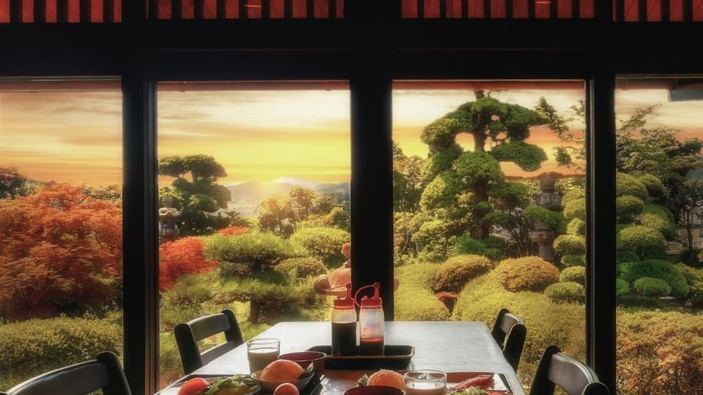 Kansai Airport Pine Villa