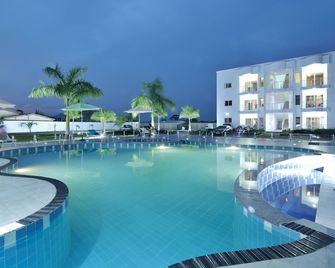St Georges Height - Accra - Piscine