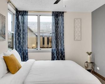112 · Unique Chic #112 - Hotel Phillips - Bartlesville - Bedroom