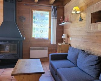 Warm half chalet for 6, south terrace, fireplace - Pra-loup - Salon