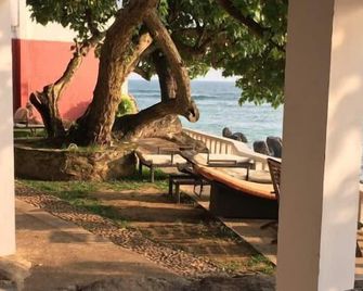 Sun N Sea Hotel - Unawatuna - Terasa