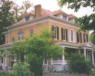 Beall Mansion An Elegant Bed & Breakfast Inn - Alton - Edificio