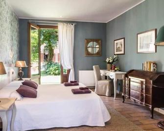 Double Room with garden view - Arluno - Schlafzimmer