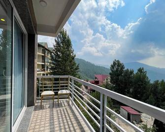 Kamboh La Cloud Hotel and Apartments - Murree - Balcony