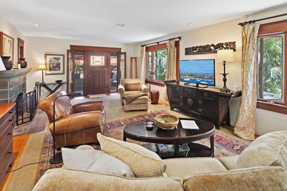 Grand Treetop Suite at Resort-like Estate- just steps from Balboa Park - سان دييغو - غرفة معيشة