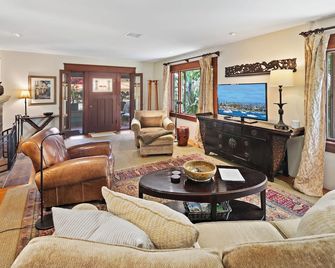 Grand Treetop Suite at Resort-like Estate- just steps from Balboa Park - سان دييغو - غرفة معيشة