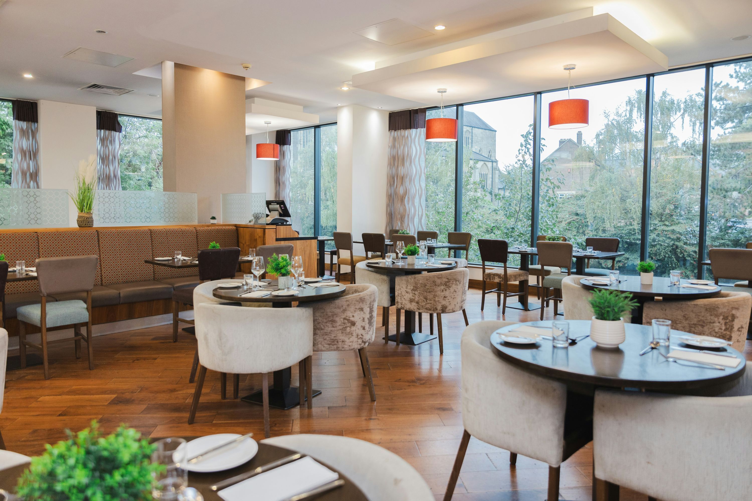 Leonardo Hotel Derby - דרבי - מסעדה