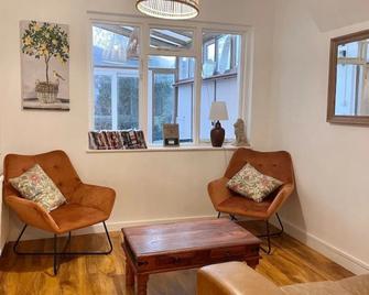 Charming Brighton Townhouse - Brighton - Sala de estar