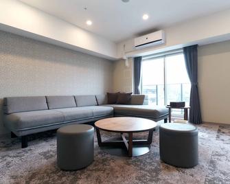 Stayat Osaka Shinsaibashi East - Osaka - Living room