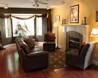 Selah Retreat Guesthouse B&B - 'Defining Tranquility, Beauty and Excellence!' - Blind Bay - Living room