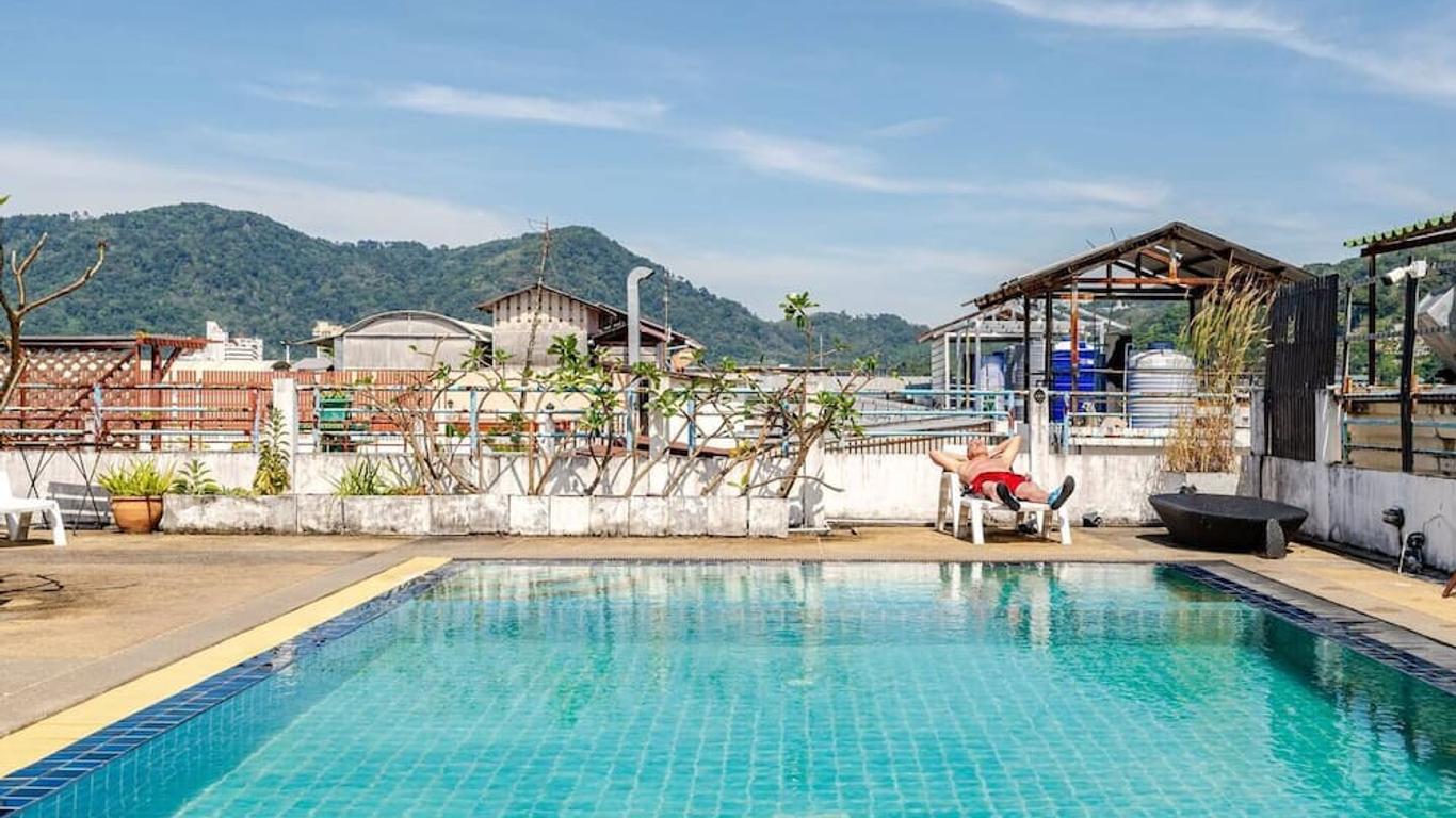 ستار هاوس باتونج