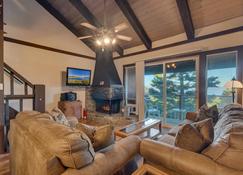 Cozy Ski Condo with Lake View, East Peak Loop (SL307B) - Stateline - Stue