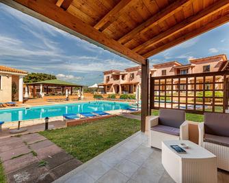 Marina Manna Hotel and Club Village - Valledoria - Pool