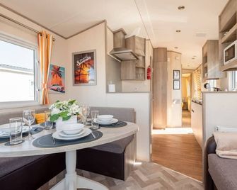 3 Bedroom Caravan-seton Sands - Prestonpans - Comedor
