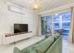 A beautiful, brand new 2BR home in St Pauls by 360 Estates - Saint Paul’s Bay - Living room