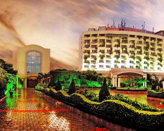 Sayaji Hotel Indore - Indore - Gebouw