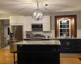 Heritage Stone House on the Rideau Canal - Merrickville - Kitchen