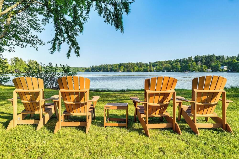 Waterfront Cottage in Summer Village w/ Grill