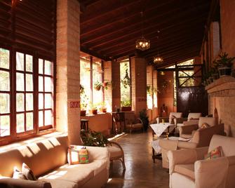 West View Hotel - Ranikhet - Lounge