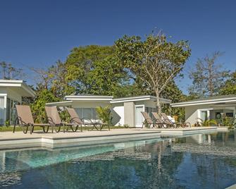 Adeluna Luxury Villas - Montezuma - Pool