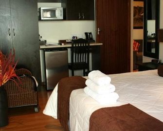 African Dreams Bed And Breakfast - East London - Camera da letto