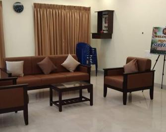 Sudeeksha Residency, Luxury Hotel with affordable price - Tharangambadi - Living room