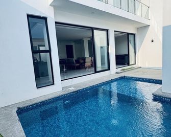 Casa Top Horizonte. Charming 3-bedroom beach house with AC & Private Pool. - Pérula - Pool
