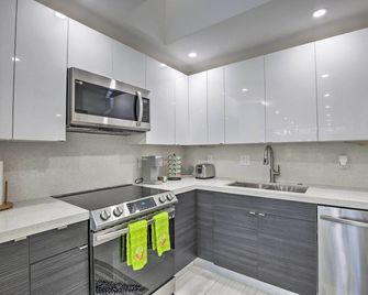 Canal-Front Condo Walk to Downtown Ft Lauderdale! - Fort Lauderdale - Cocina