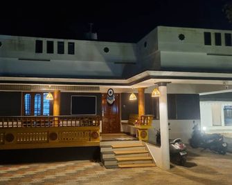 Bunkmonk - Varkala - Building
