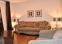 Fully Furnished Two-story Downtown Westend Home - St. John's - Stue