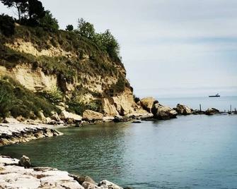 The most beautiful basic Villa at 4km from the coast of trabocchi - Treglio - Playa