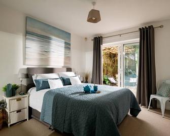 Beach House - Sea view & Hot Tub & Fibre Broadband - New Romney - Habitación