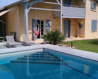 Gîte Pradère avec piscine - Virazeil - Piscina
